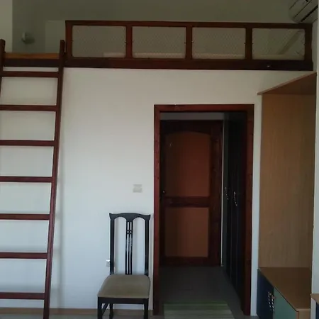 Nadia Guest house