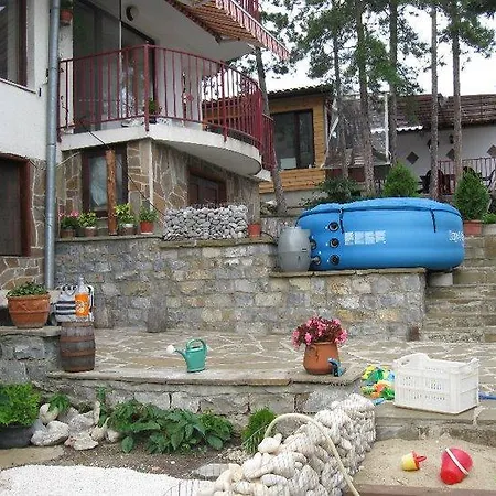 Nadia Guest house